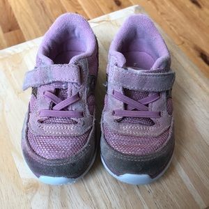 Girls sneakers